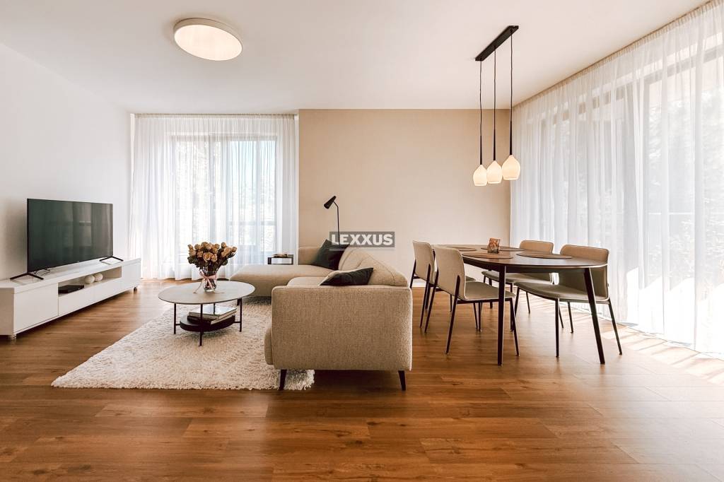 LEXXUS | Priestranný 2 izbový byt s terasou a garážou - Horský park