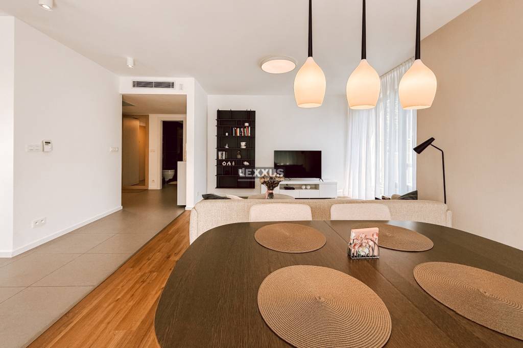 LEXXUS | Priestranný 2 izbový byt s terasou a garážou - Horský park