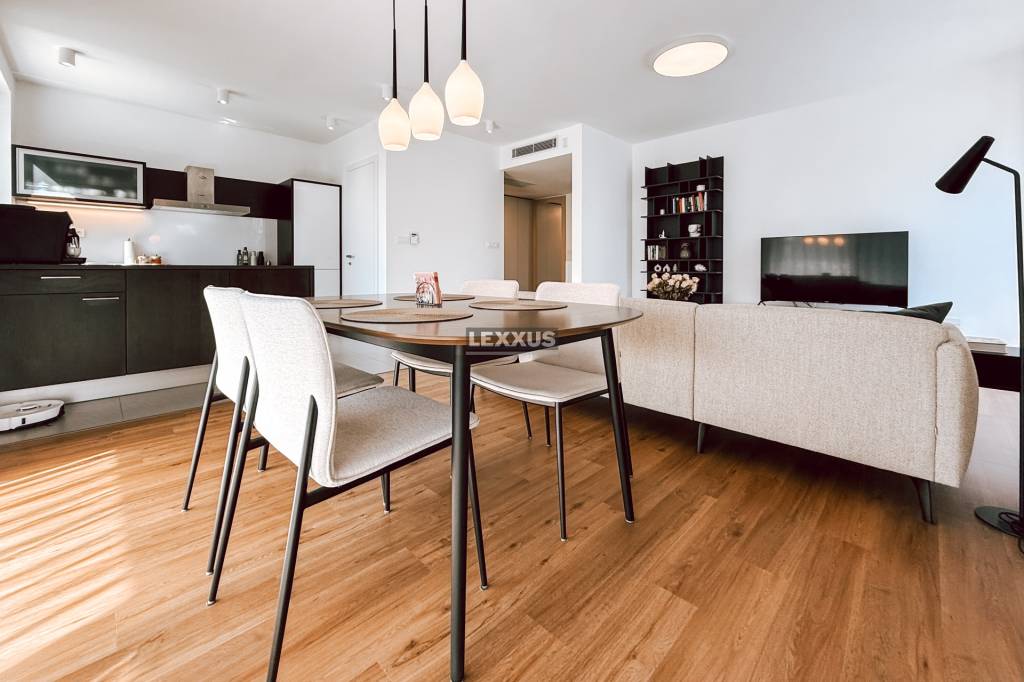 LEXXUS | Priestranný 2 izbový byt s terasou a garážou - Horský park