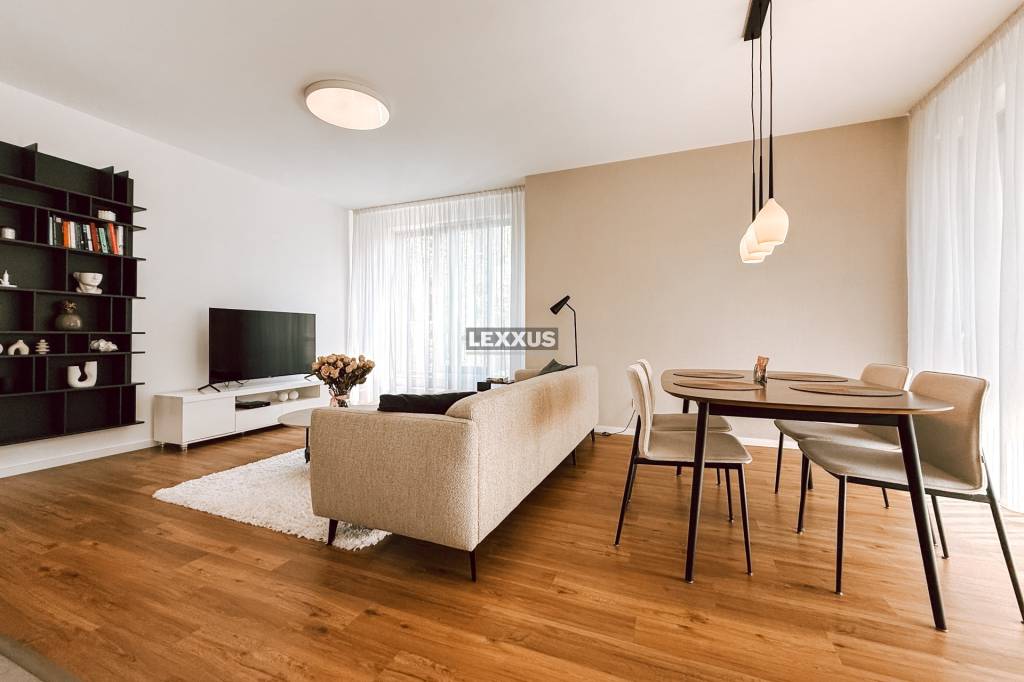 LEXXUS | Priestranný 2 izbový byt s terasou a garážou - Horský park